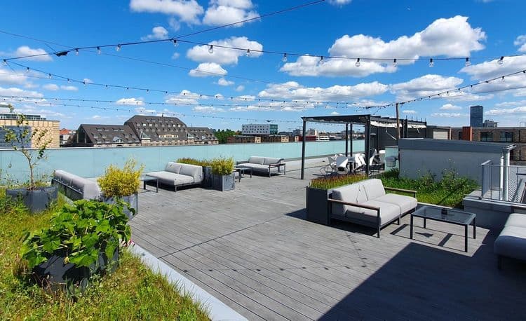 WE Campus – Riverside Coworking Space in Kreuzberg Berlin - Image 16