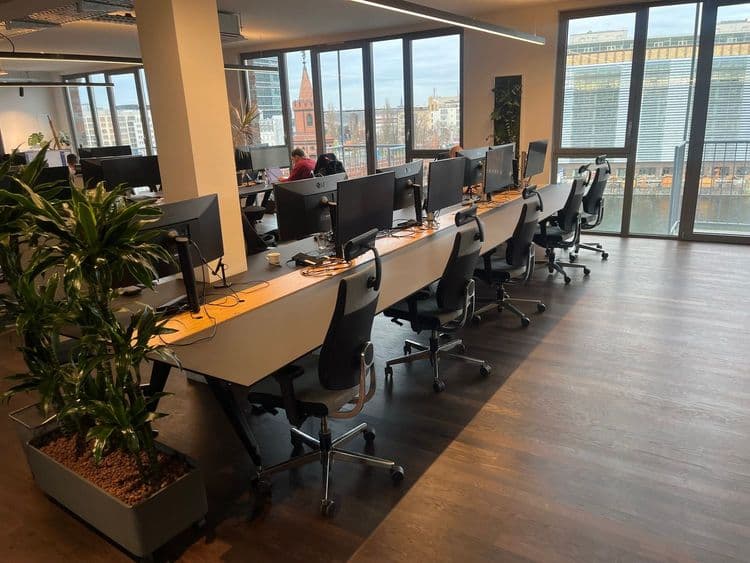 WE Campus – Riverside Coworking Space in Kreuzberg Berlin - Image 23