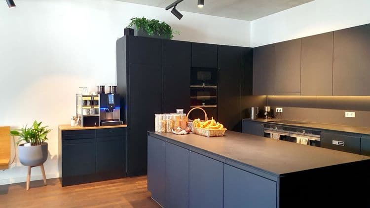 WE Campus – Riverside Coworking Space in Kreuzberg Berlin - Image 17