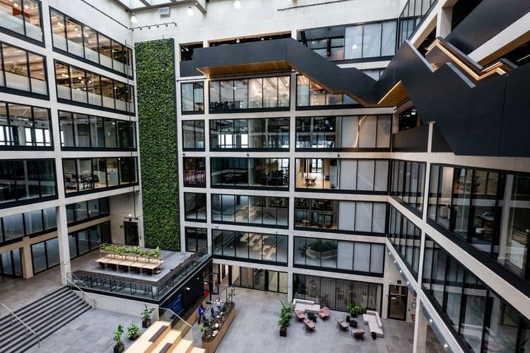 EDGE HafenCity – Sustainable Offices in Hamburg - Hamburg Amenities