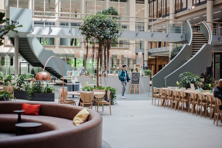 EDGE Stadium – Coworking & Offices Amsterdam Zuid - Amsterdam Desks