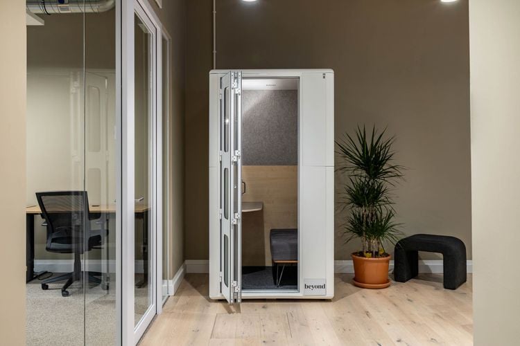 beyond Chausseestraße – Coworking und Flexible Büros in Berlin Mitte - Image 3