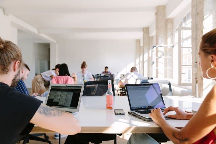 St. Oberholz Coworking Berlin Kreuzberg – Görlitzer Park - Berlin Desks