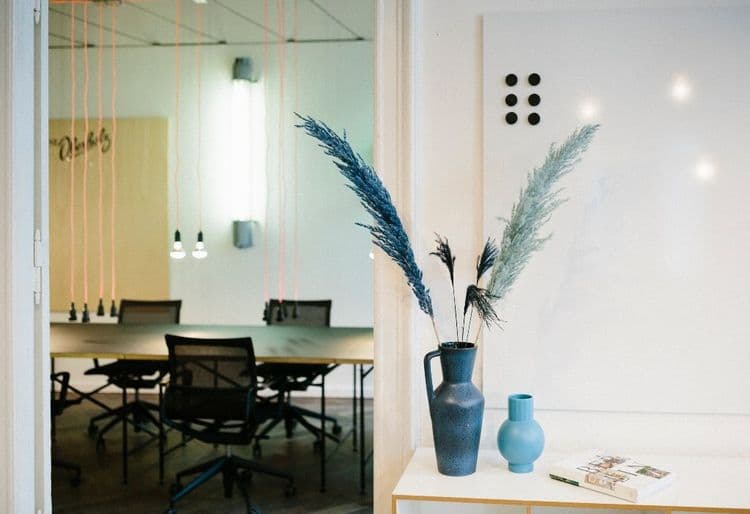 St. Oberholz Coworking Berlin Tempelhof – Ringbahnstraße - Berlin Meeting Room